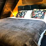Zoe Luxury House *